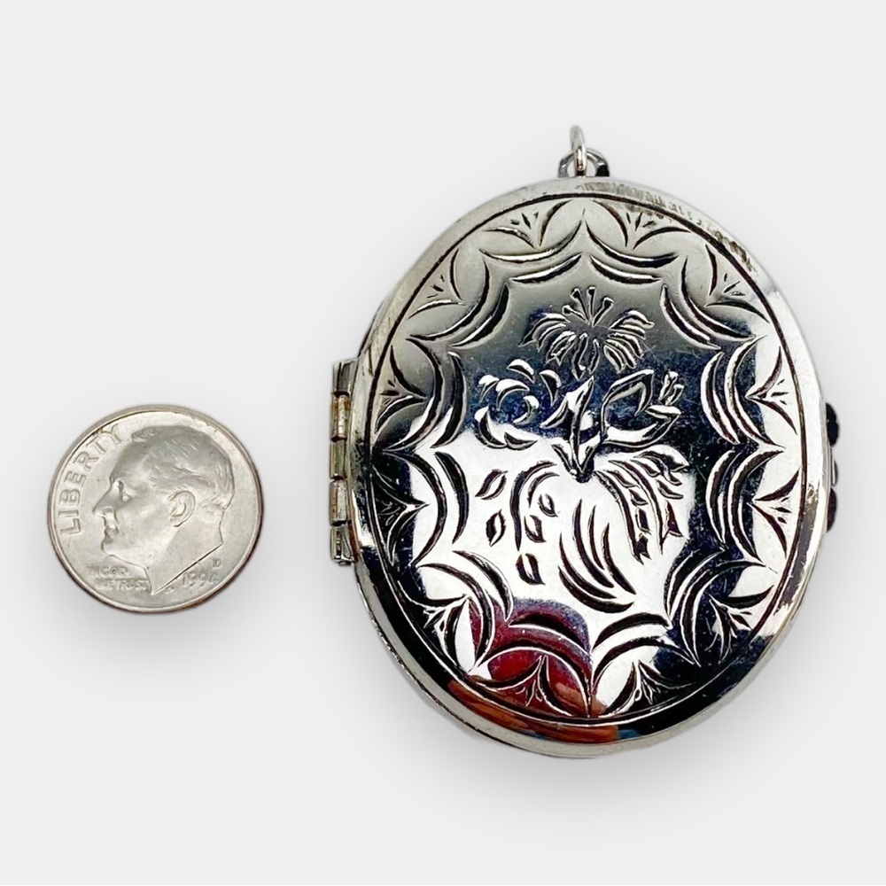 Vintage Locket Pendant​ - Picture 4 of 4